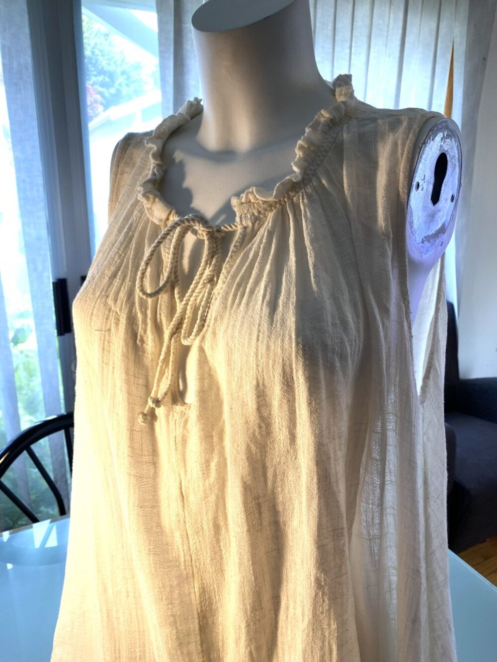 O'Neill Gauzy Boho Peasant Castlecore Sleeveless White Top Tie Front Oversized M